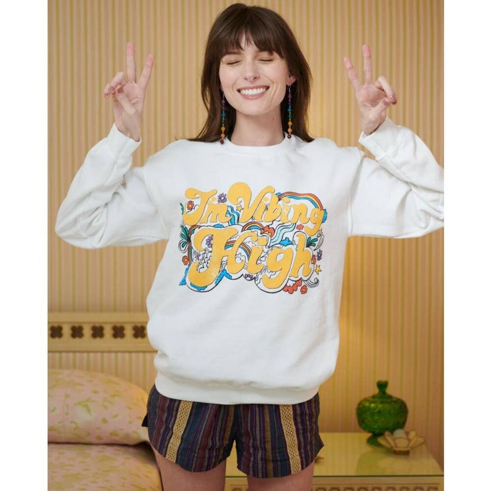 Life Clothing Co. "I'm Vibing High" White Sweatshirt Size Small Comfort Cozy